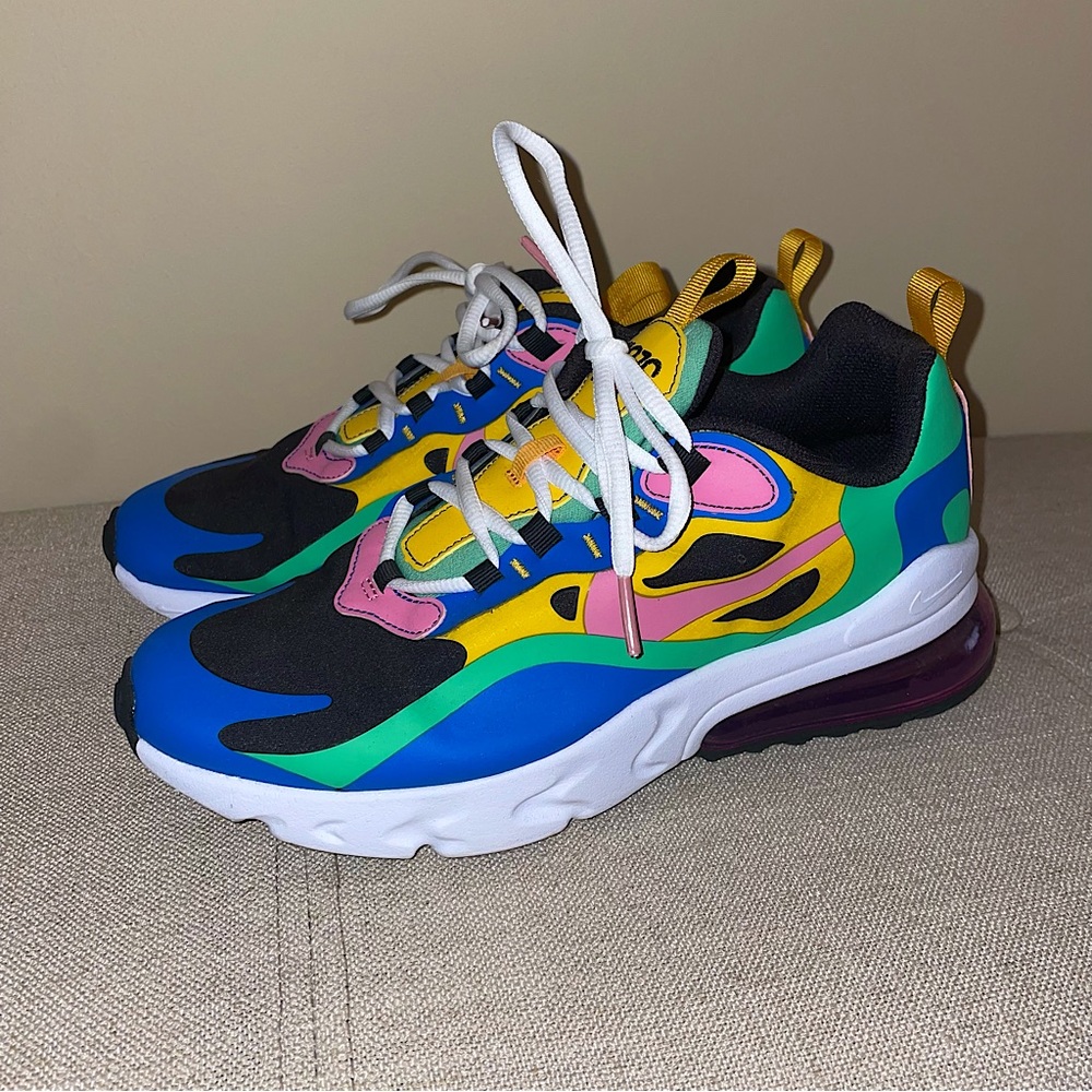 NIKE AIR MAX